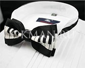 Черно-белая бабочка - галстук с клавиатурой