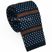 Вязаный галстук синего цвета с геометрическим рисунком "галка" и коричневыми полосами